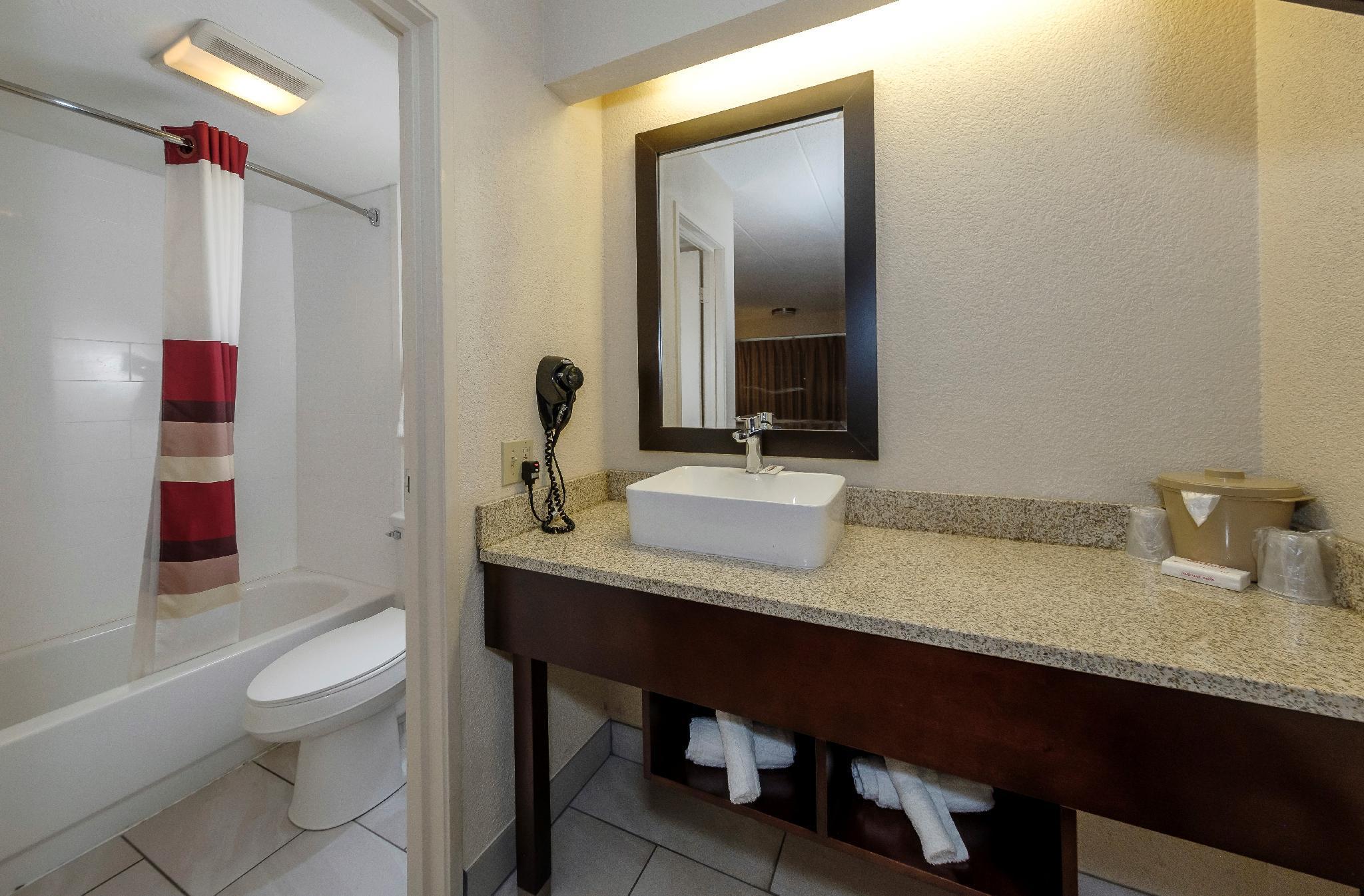 Red Roof Inn Lansing East - Msu מראה חיצוני תמונה